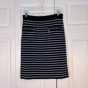🌹 Carmen Marc Valvo Navy Blue and White Knit Skirt - Petite Small